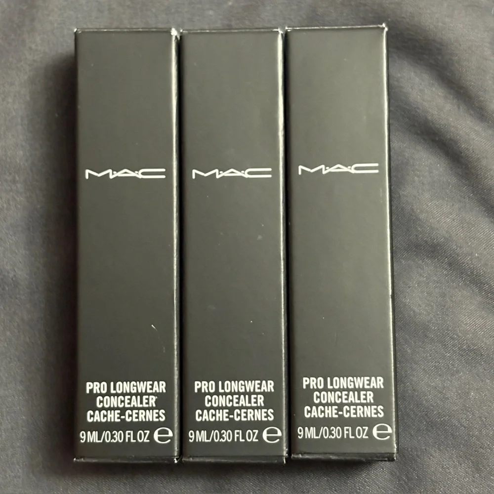 MAC Cosmetics Pro Longwear Concealer in NW30 - NIB